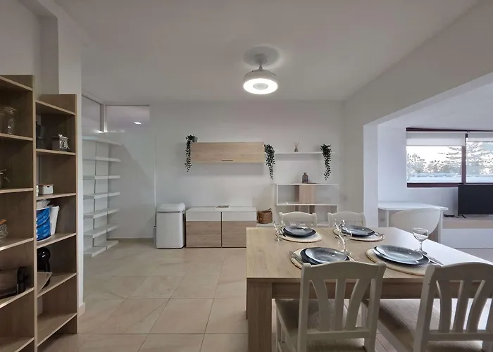 As De Casas - En Urbanización Playa Arona (Tenerife)