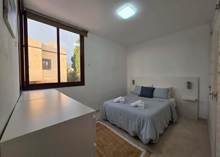 As De Casas - En Urbanización Playa Arona (Tenerife)